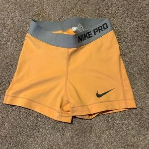 Nike pro fit